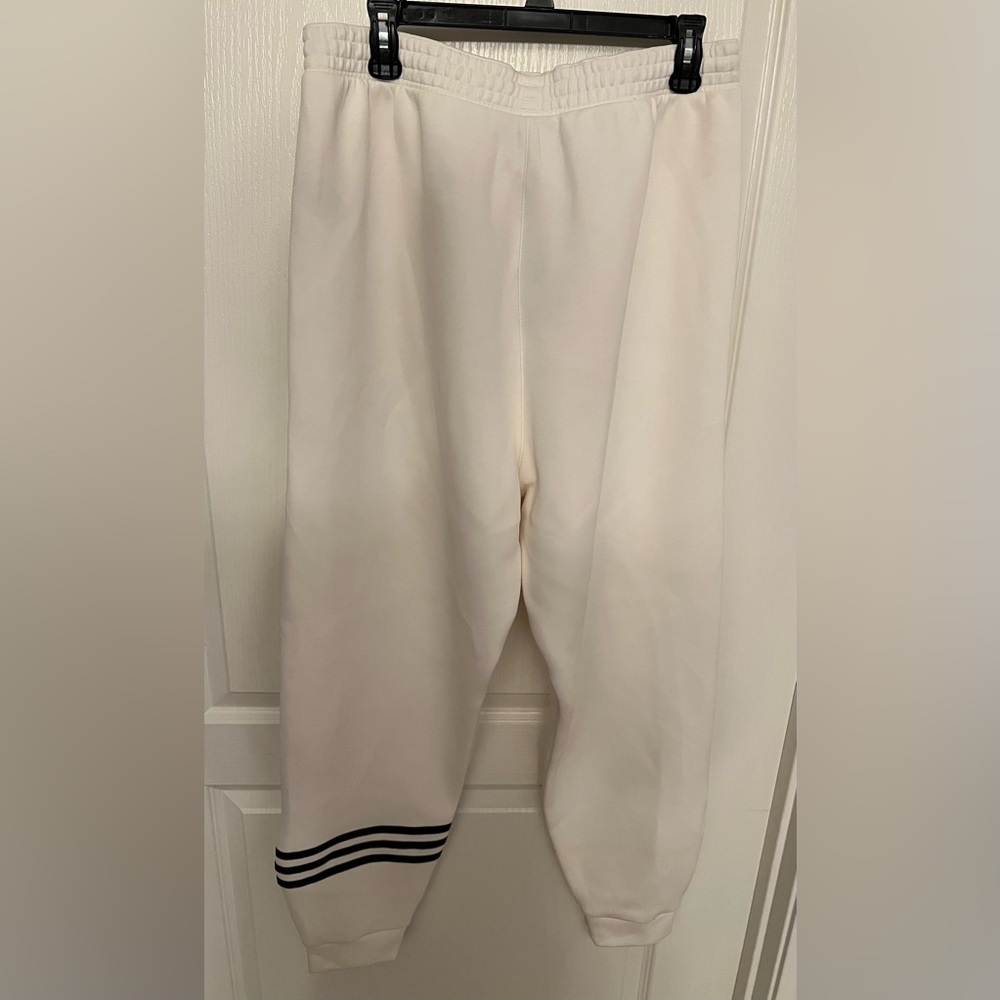 adidas Women's Cream jogger pant - Picture 6 of 10